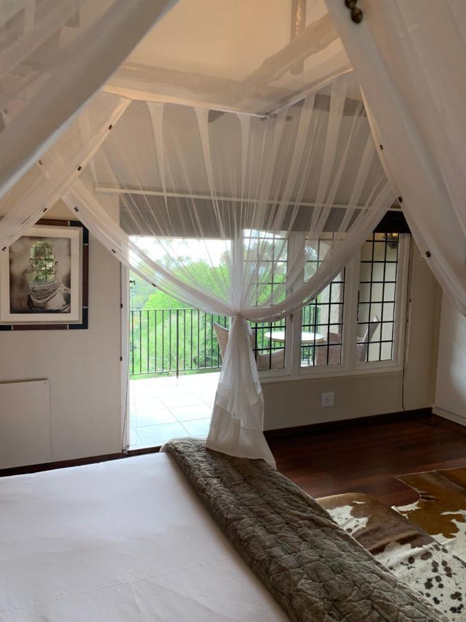 Ikhaya Safari Lodge ケープタウン エクステリア 写真